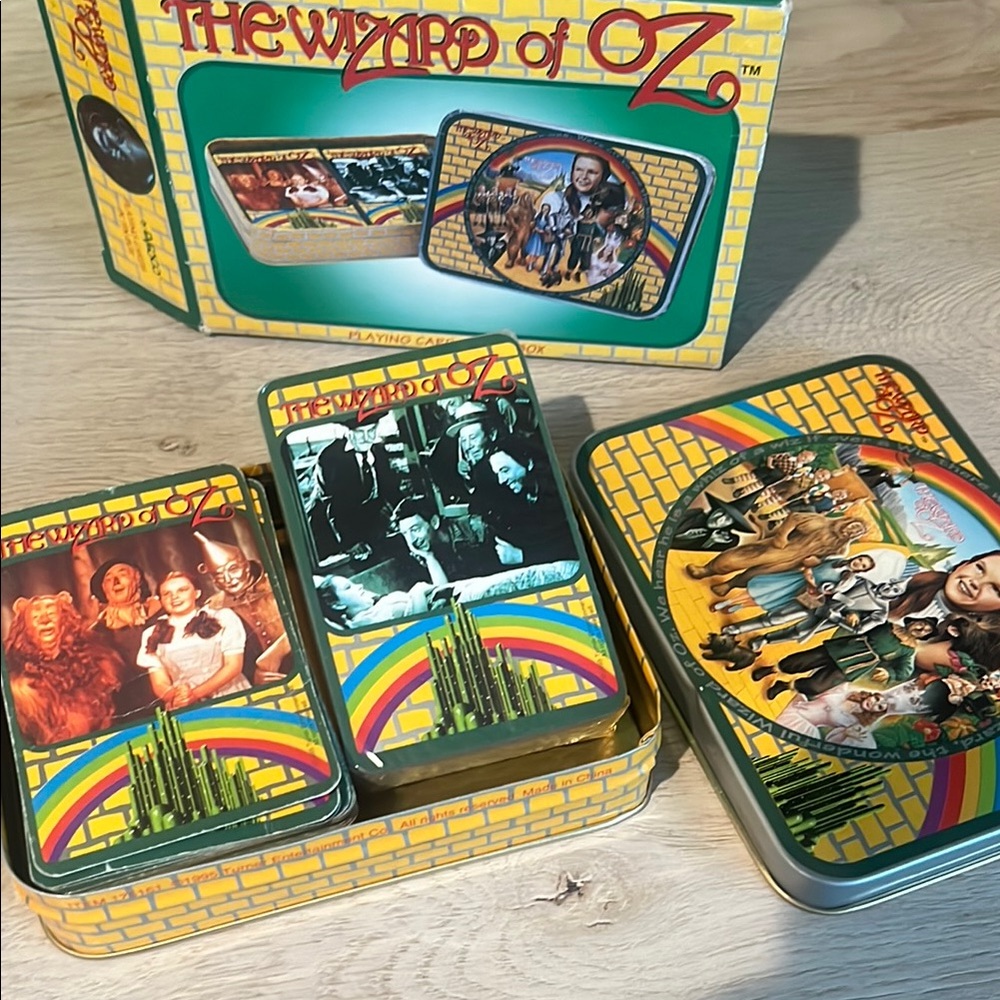 The Wizard of Oz Collectible Tin Set